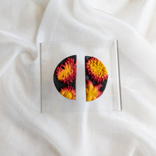 Load image into Gallery viewer, Lava Flower Studs